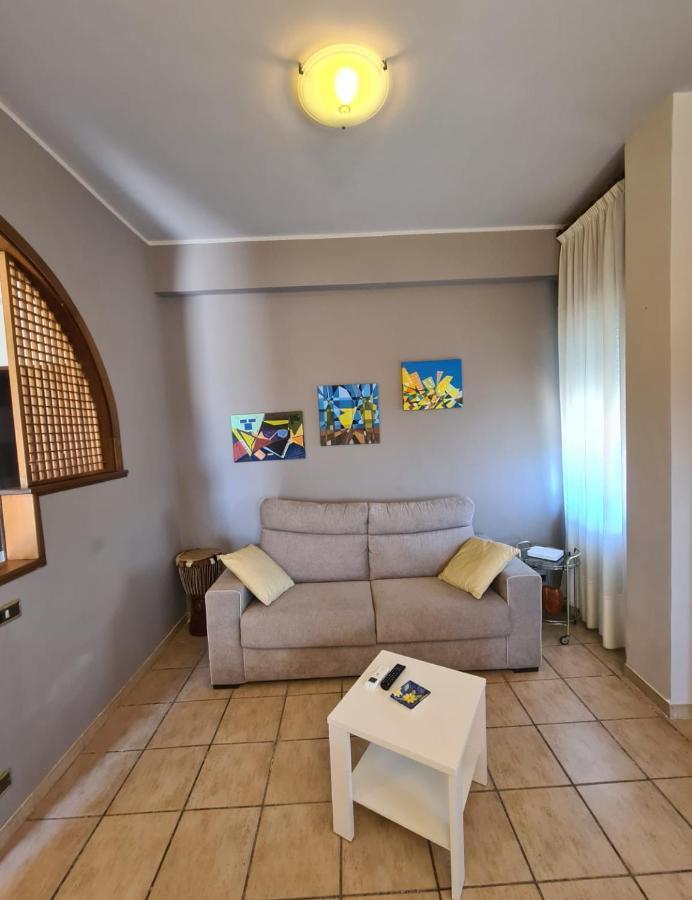 Lorena Loft Locri Luaran gambar